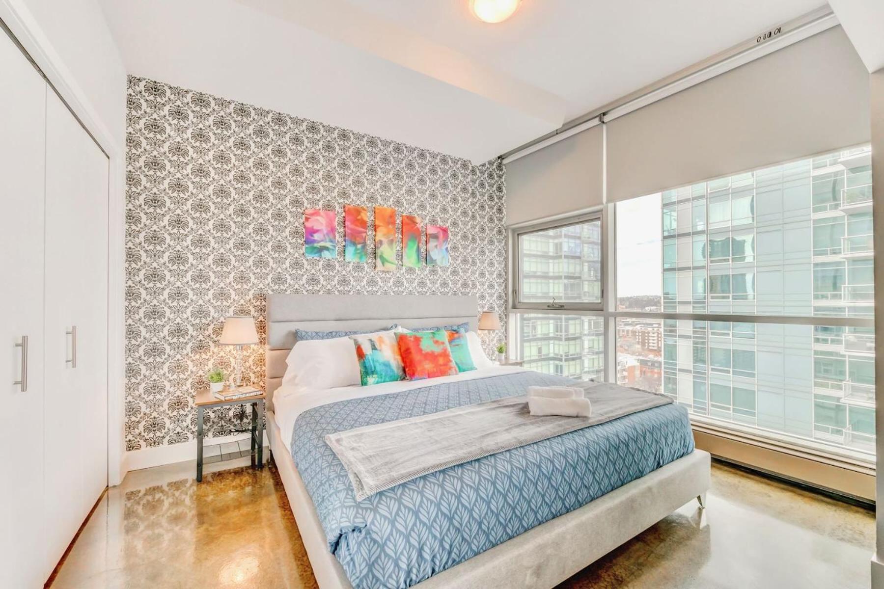 Luxury 2br - King Bed - Stunning Views Hébergement de vacances *